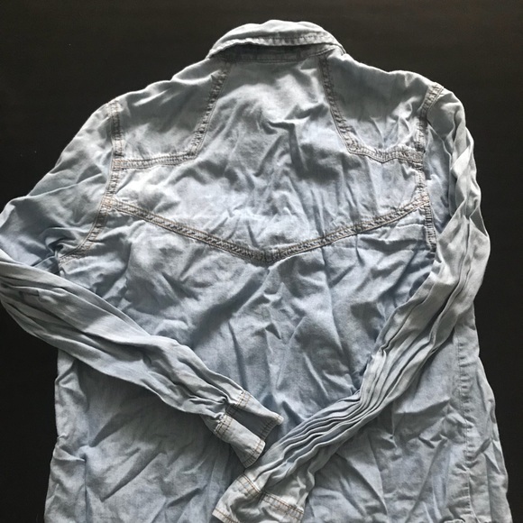 Button down - Picture 3 of 3