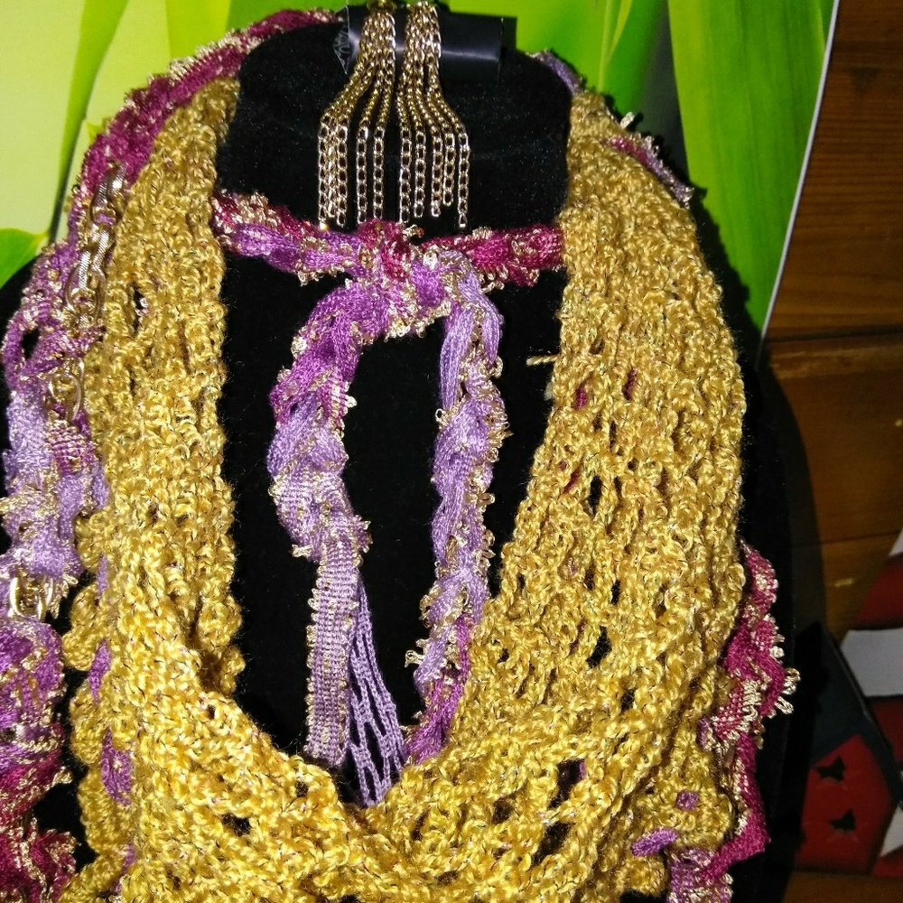 Neck-cessories