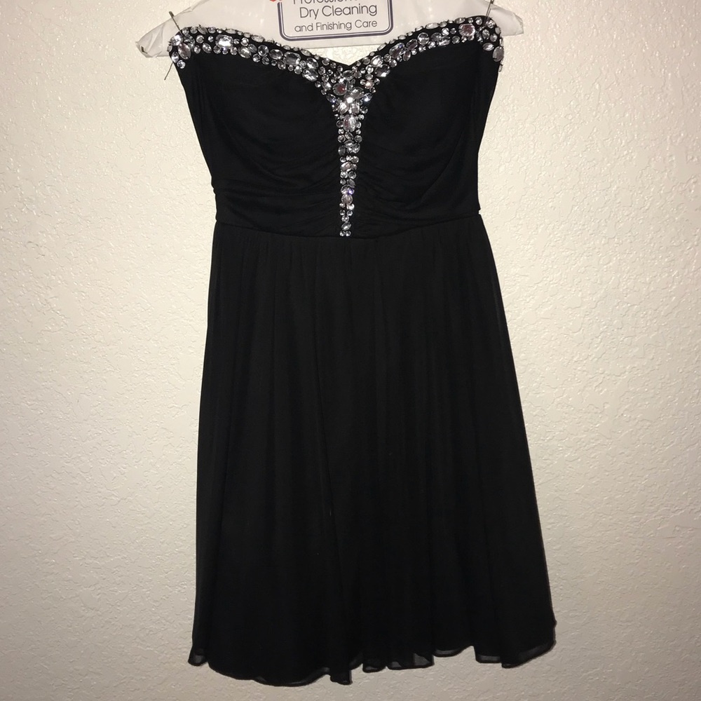 BLACK STONE STRAPLESS DRESS