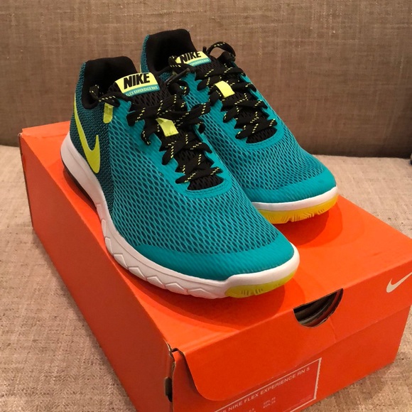 Nike Running Shoes - Picture 2 of 6