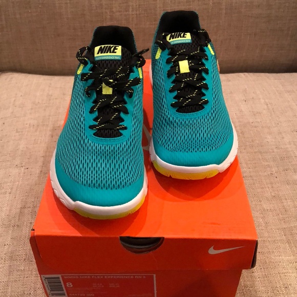 Nike Running Shoes - Picture 3 of 6