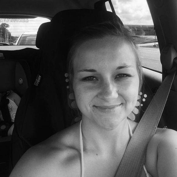 Meet your Posher, Kelsie - Picture 1 of 1