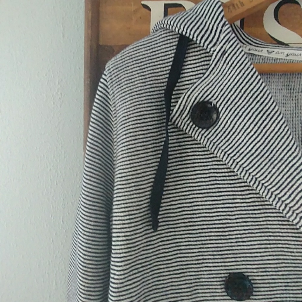 Like New Roxy Jacket Hood XS - Picture 2 of 7