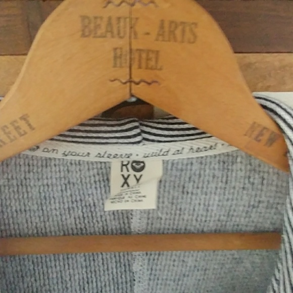 Like New Roxy Jacket Hood XS - Picture 4 of 7