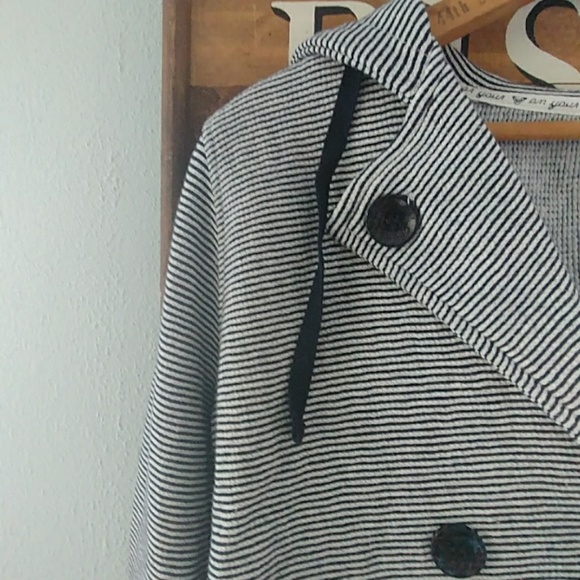 Like New Roxy Jacket Hood XS - Picture 2 of 7