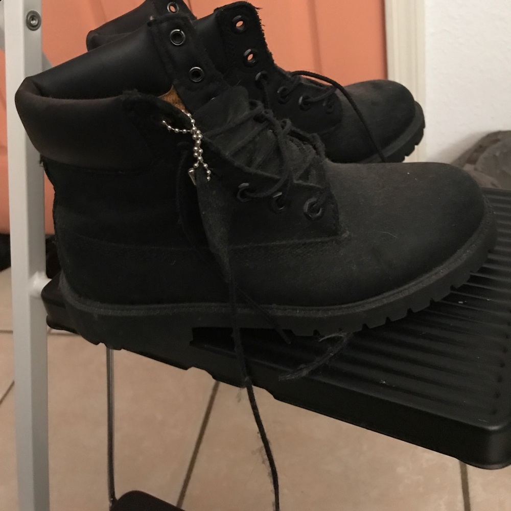 Black timberland boots