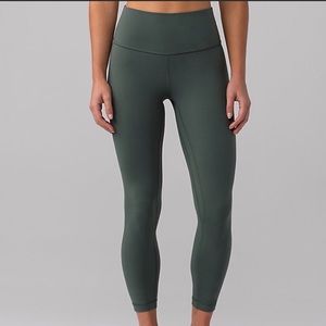 ISO: green or grey align lululemon!Size 6or8