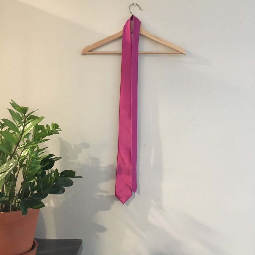 Hot pink tie!