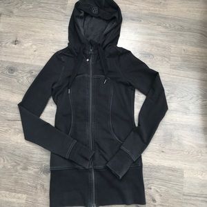 Lululemon jacket sz 6