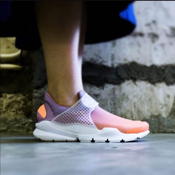 NWT Nike Sock Dart BR Sunset Glow WMNS - Picture 7 of 7