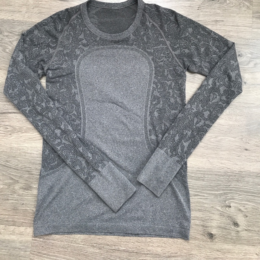 Lululemon long sleeve sz 8