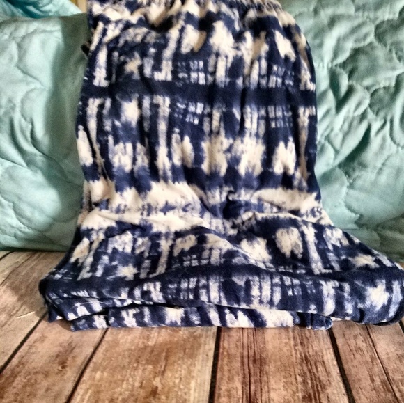 $⬇⬇Blue and white tie-dye leggings - Picture 2 of 6