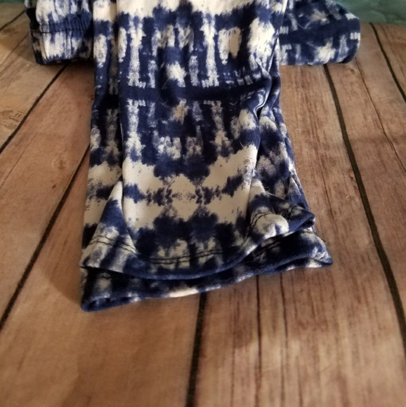 $⬇⬇Blue and white tie-dye leggings - Picture 3 of 6