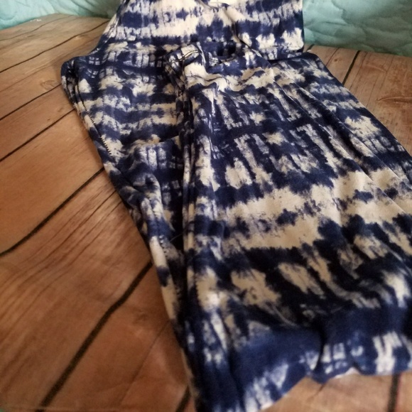 $⬇⬇Blue and white tie-dye leggings - Picture 4 of 6