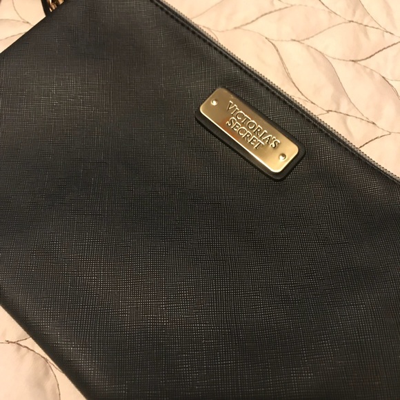 3 Gorgeous Victoria Secret Wristlets/Clutches - Picture 4 of 5