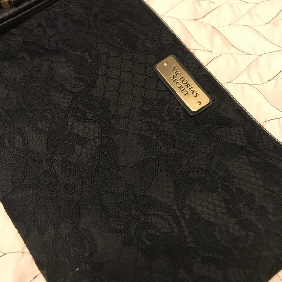 3 Gorgeous Victoria Secret Wristlets/Clutches - Picture 5 of 5