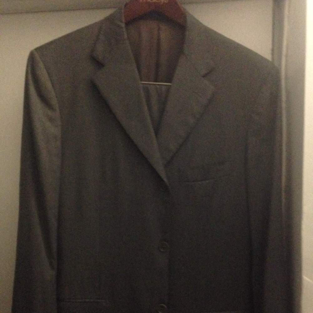 Gianluca Isaiah mens size 42 suit