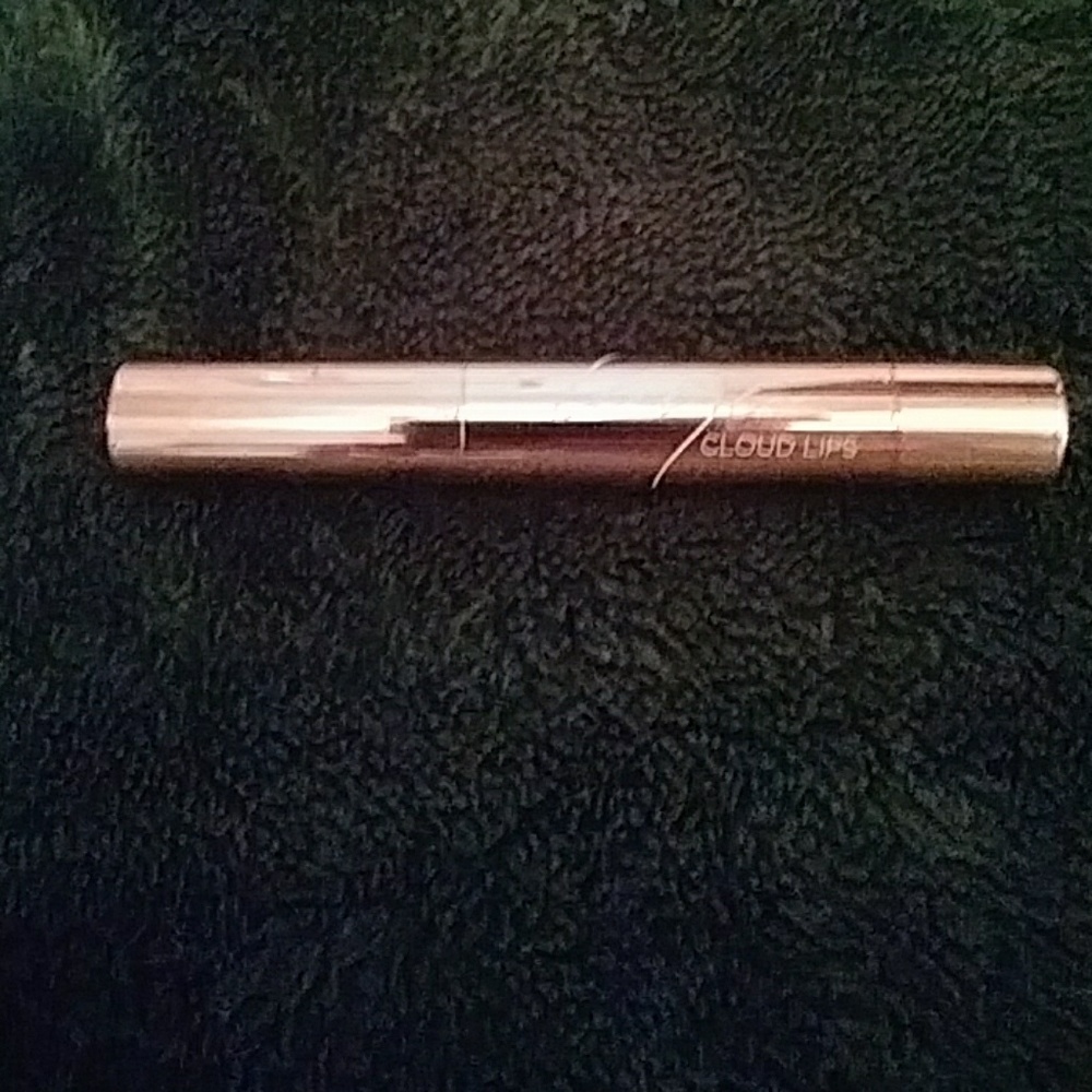 LAQA & CO. Cloud Lips Matte lipstick