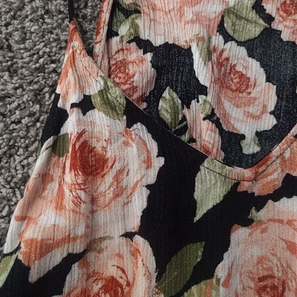 F21 Floral tank - Picture 3 of 4