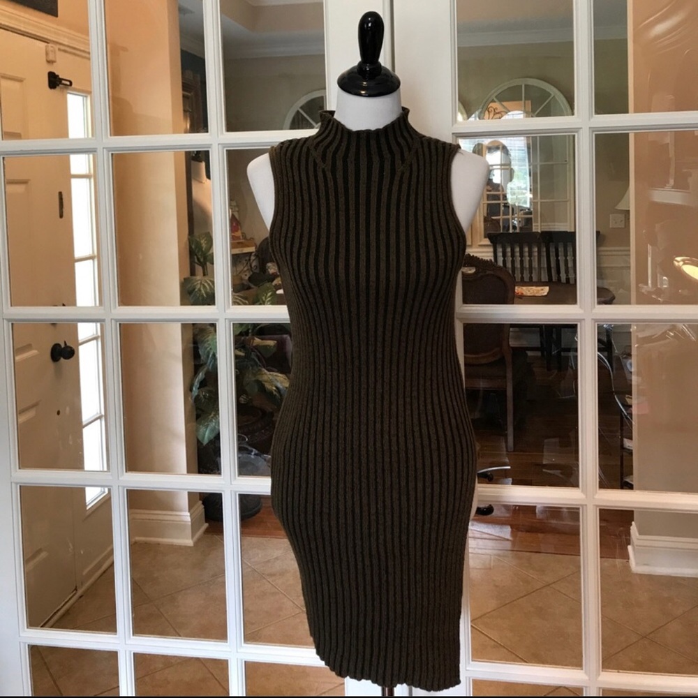 Rock & Republic Urban Chic Long Split Top - Picture 2 of 8