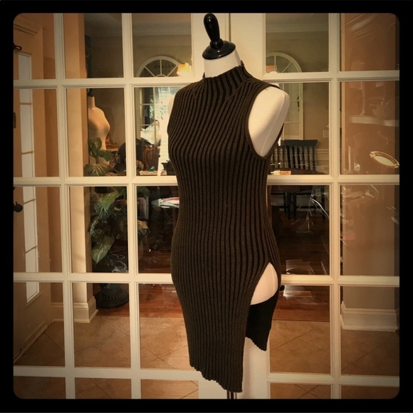 Rock & Republic Urban Chic Long Split Top - Picture 3 of 8