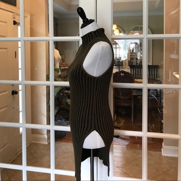 Rock & Republic Urban Chic Long Split Top - Picture 4 of 8