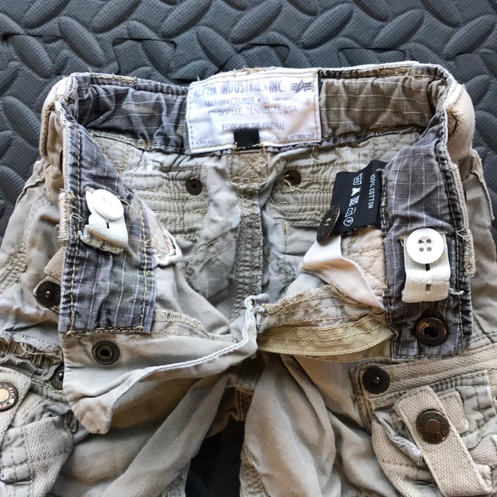 Alpha Industries 2T Adjustable Shorts - Picture 3 of 3