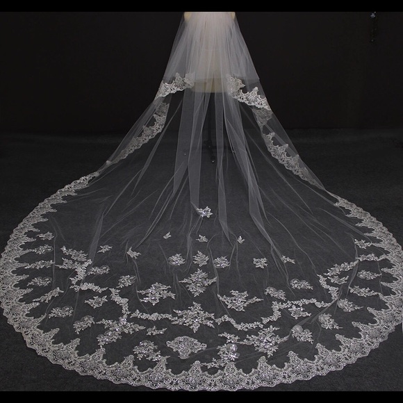 Wedding veil Ivory - Picture 2 of 5