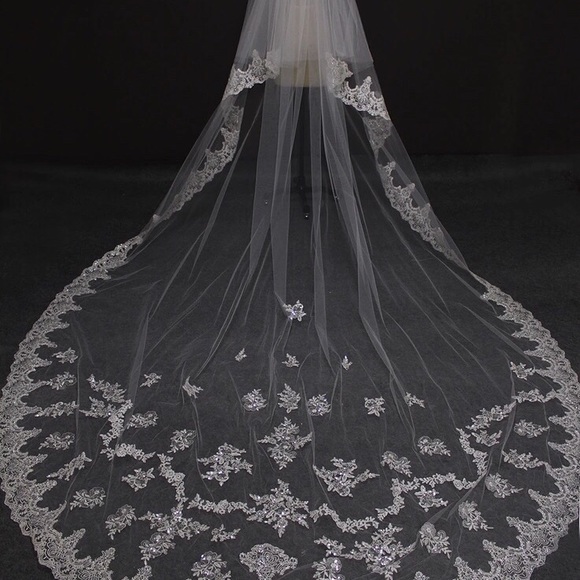 Wedding veil Ivory - Picture 3 of 5