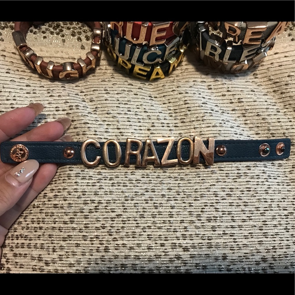 BCBG Cuff Bracelet - Corazon