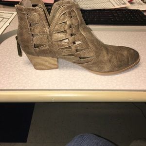 Qupid rusted taupe ankle booties