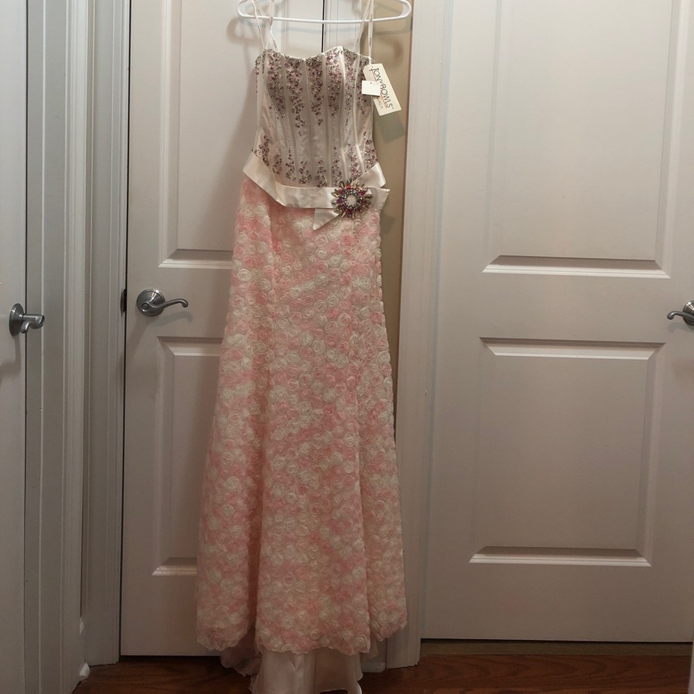 Tony bowls gown