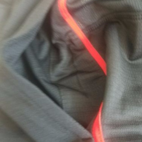 Nike OHIO STATE BUCKEYES Dri-Fit Sideline Fly 5.0 - Picture 6 of 6