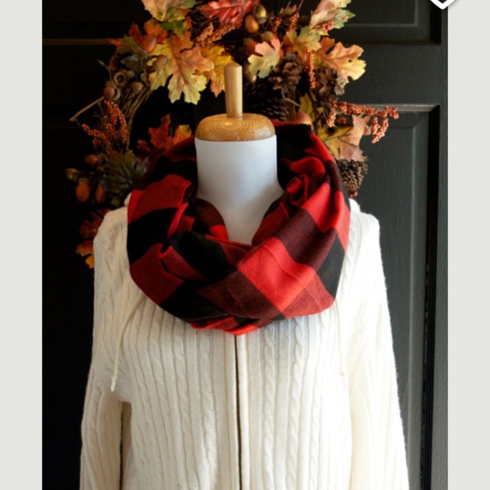 Red black buffalo check scarf.