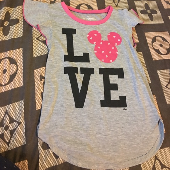 Abercrombie shirts - Picture 2 of 5