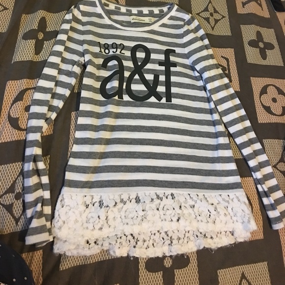 Abercrombie shirts - Picture 3 of 5