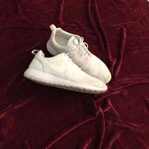 NIKE Roshes