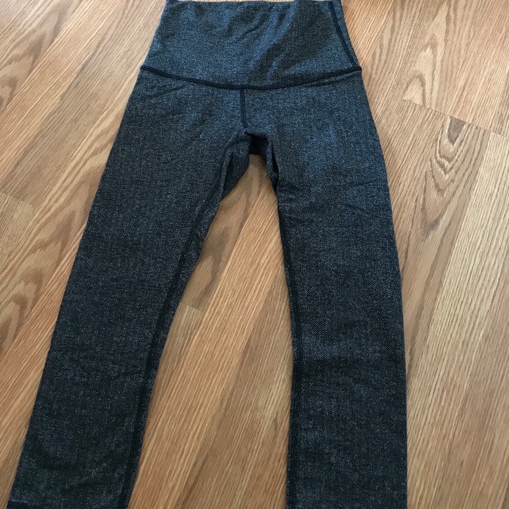 Wunder Under Lululemon Crop leggings