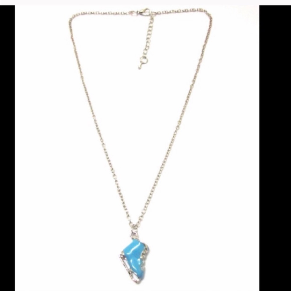 Ice skate ⛸ necklace - Picture 2 of 4