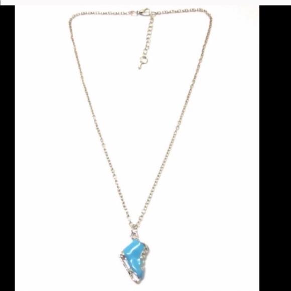 Ice skate ⛸ necklace - Picture 2 of 4