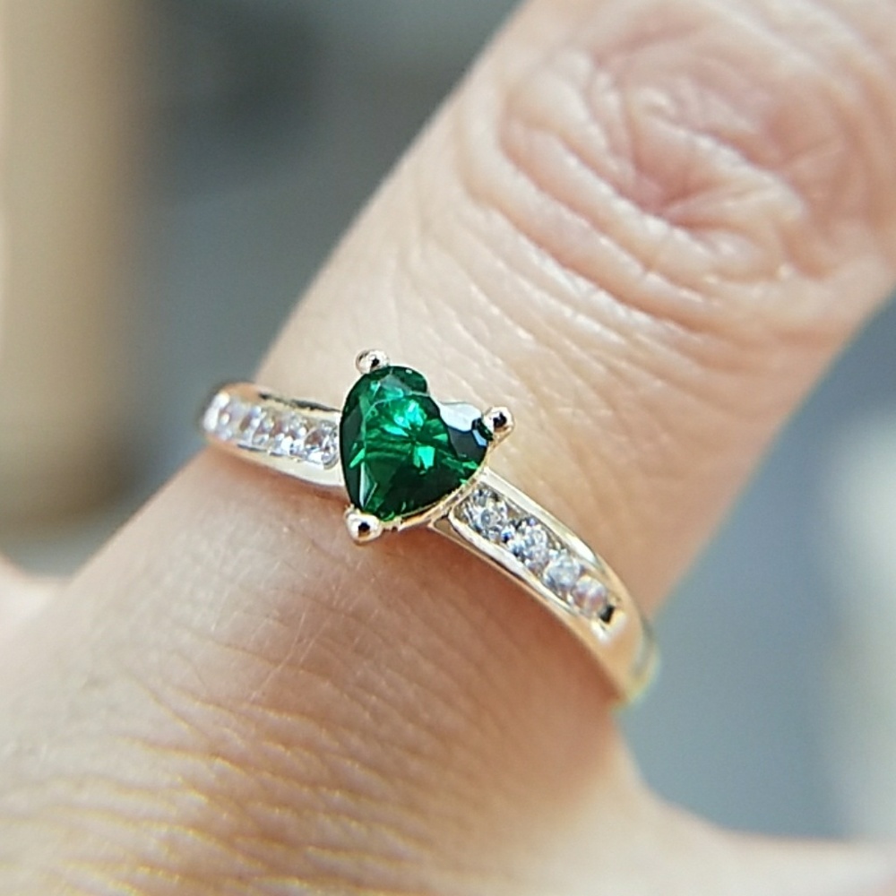 14k Gold Green heart Sapphire Engagement Ring