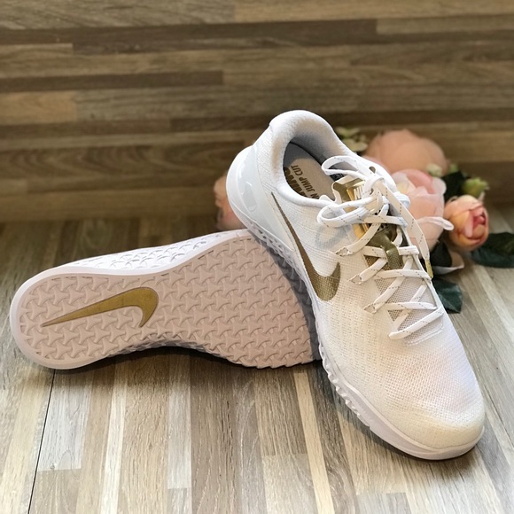 Nike Shoes - NWT Nike Metcon 3 AMP White WMNS