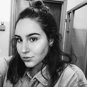 Meet your Posher, Olivia