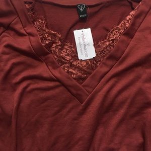 Long sleeve lace shirt