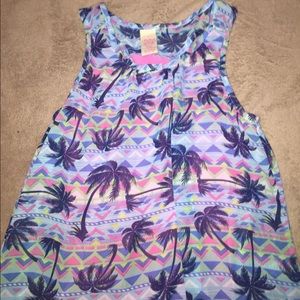 Adorable tank top with cut out back!