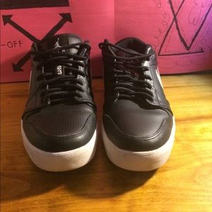 Black Jordan low top