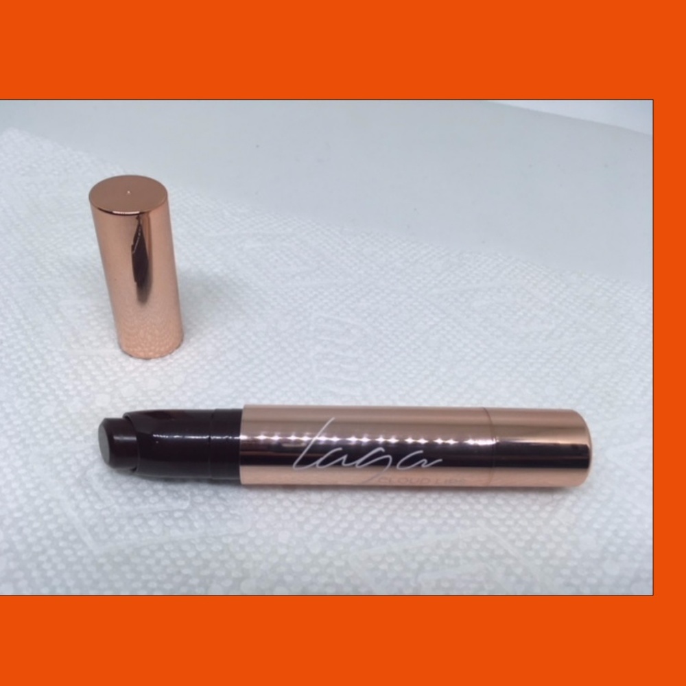 CLOUD LIPS BY LAQA MATTE FULL COVERAGE NEW