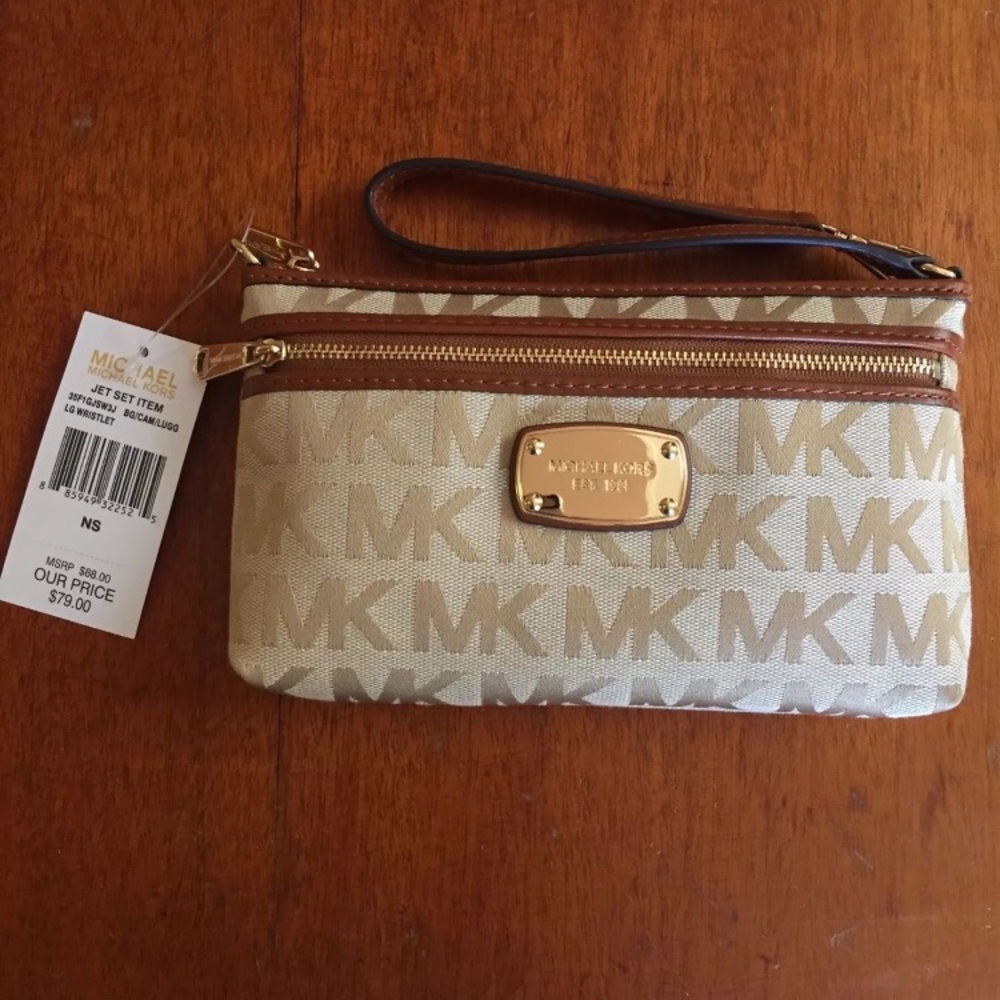 SOLD- Micheal Kors Wristlet - Picture 1 of 3