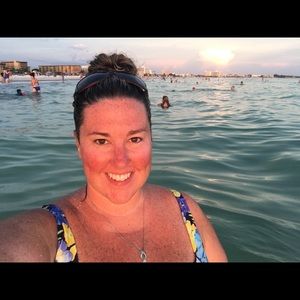 Meet your Posher, Carrie