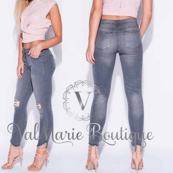 🔥LAST RESTOCK- MEGA STRETCHY GREY DESTROYED DENIM - Picture 3 of 4